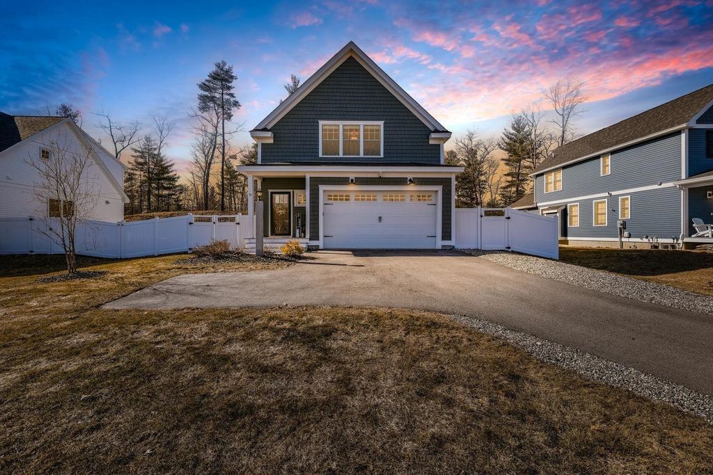 Photo of 50 Clover Lane, Londonderry, NH 03053 (MLS # 5087656)