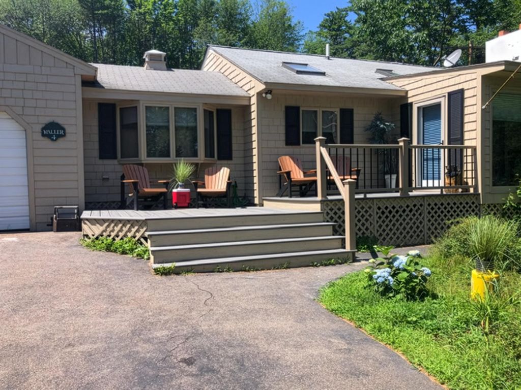 Photo of 4 Cummings Cove Road, Meredith, NH 03253 (MLS # 5079363)