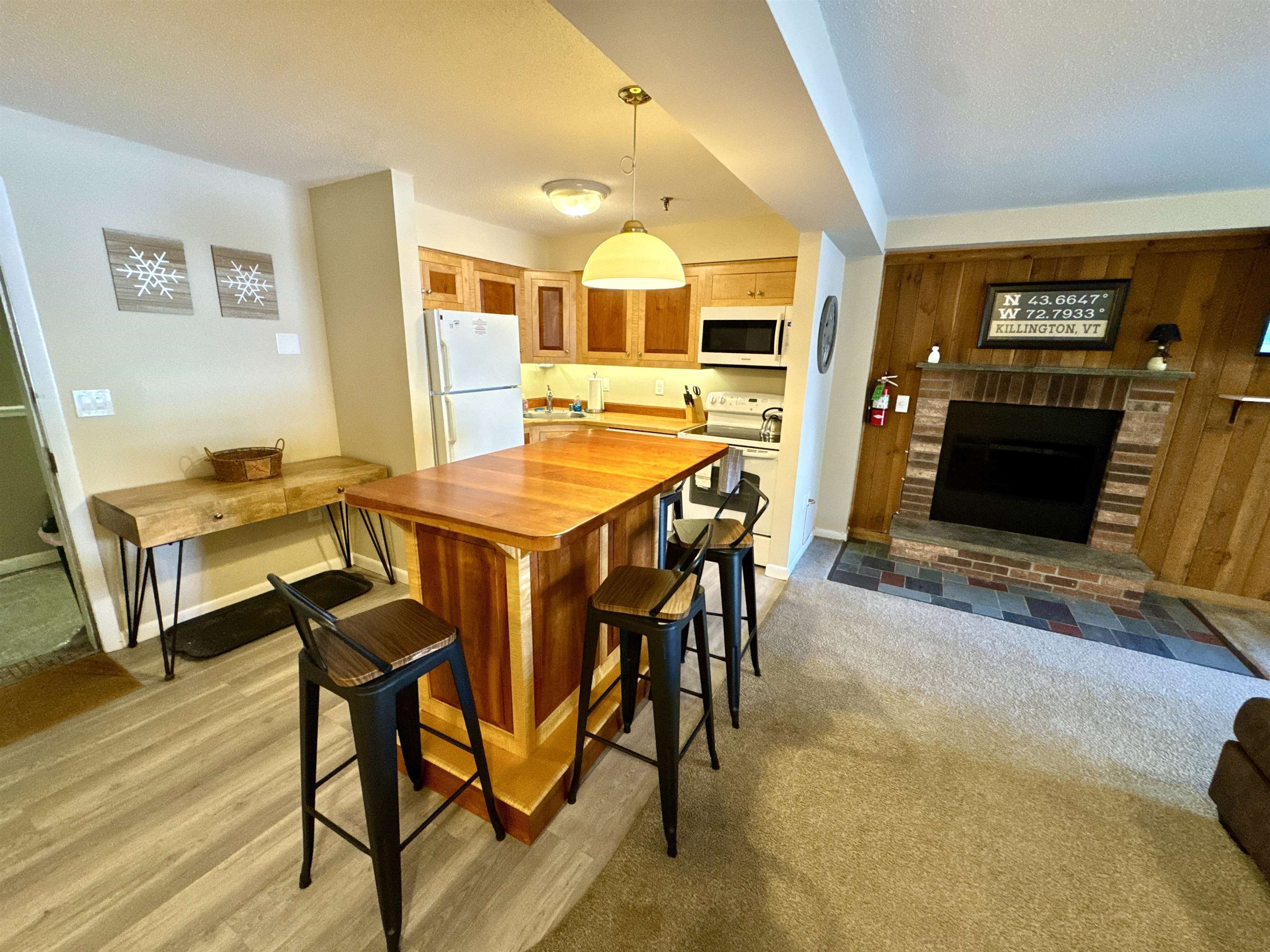 133 East Mountain Road 3A2