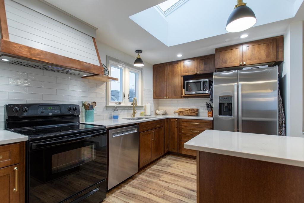 Photo of 483 Winnacunnett Road #West side, Hampton, NH 03842 (MLS # 5082034)