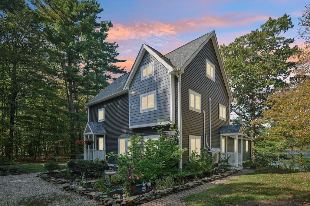 Photo of 158 Main Street, Kingston, NH 03848 (MLS # 5063862)