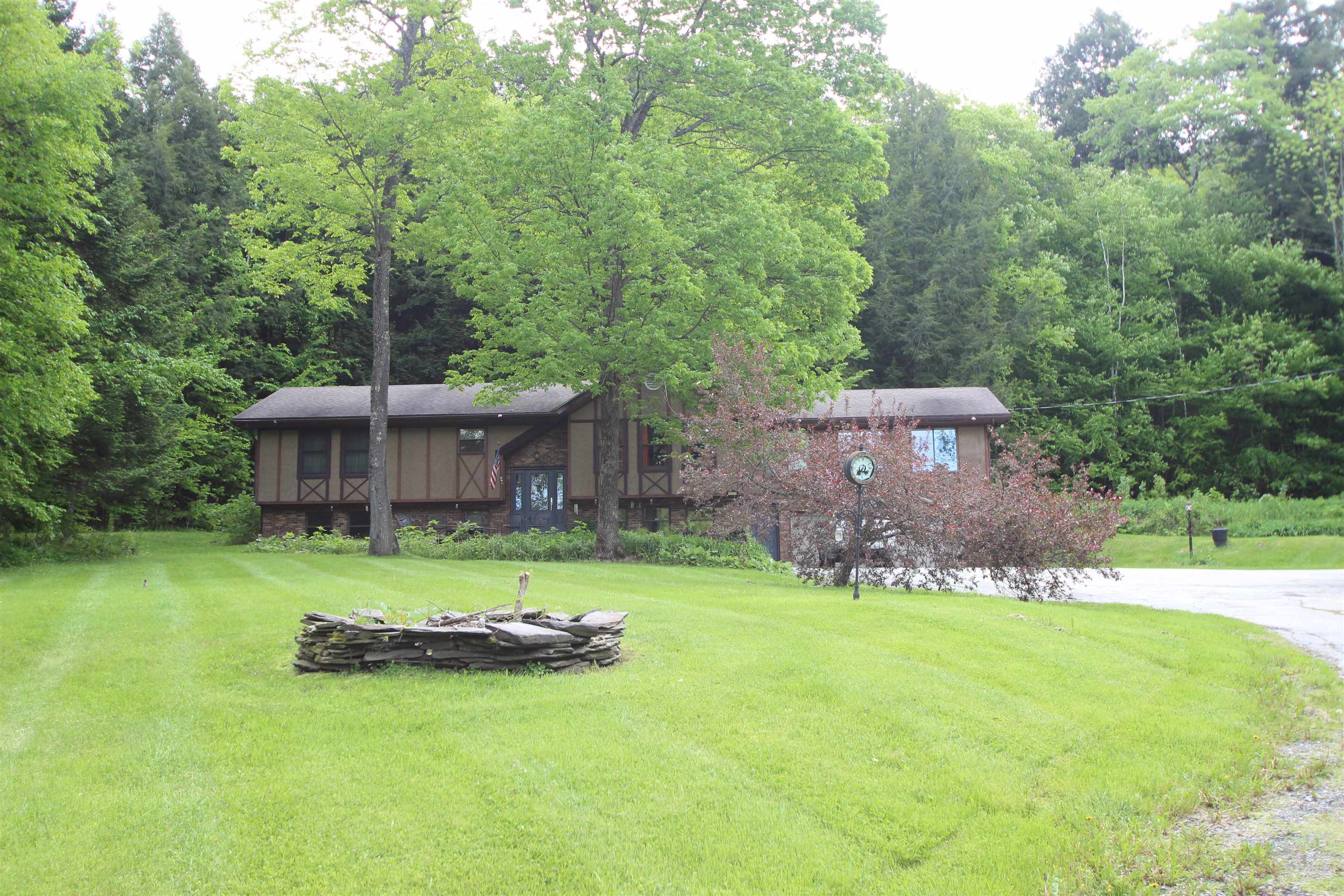 1824 Paine Turnpike South