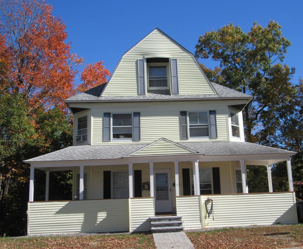 Photo of 13 Circle Avenue, Nashua, NH 03060 (MLS # 5066437)