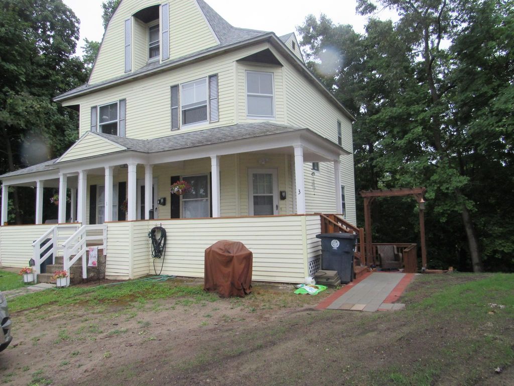 Photo of 13 Circle Avenue, Nashua, NH 03060 (MLS # 5066437)