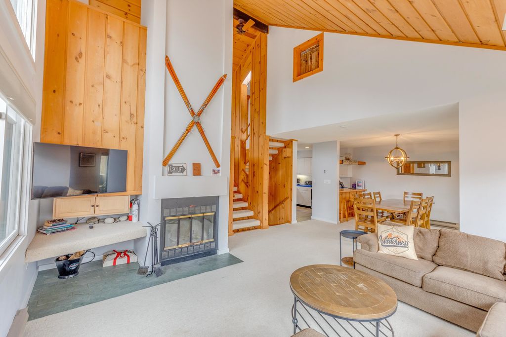 Photo of 8 Highwood Road #Unit 2, Lincoln, NH 03251 (MLS # 5087969)
