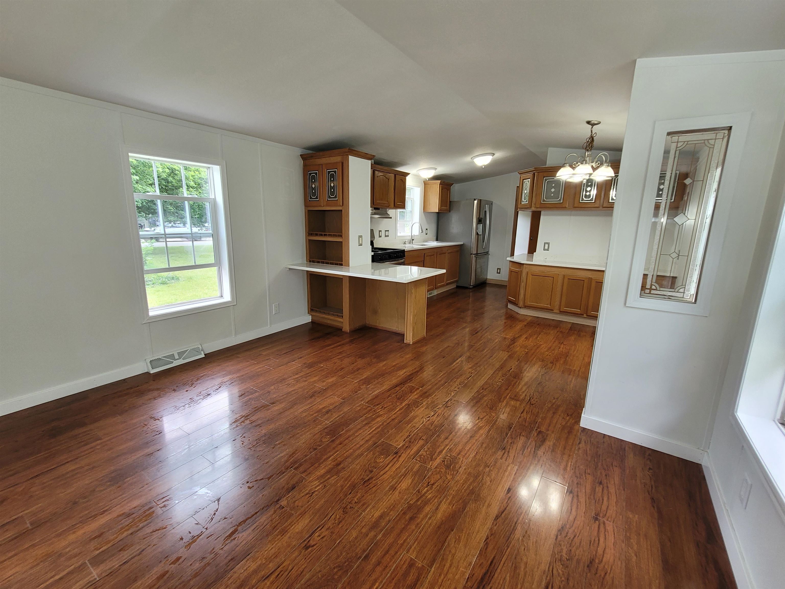 20 Railroad Avenue