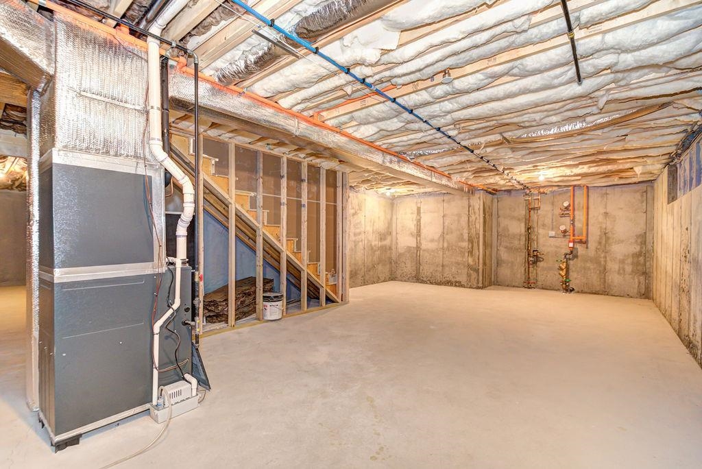 Pelham, New Hampshire 03076, United States, 2 Bedrooms Bedrooms, ,2 BathroomsBathrooms,Residential,Active,114926