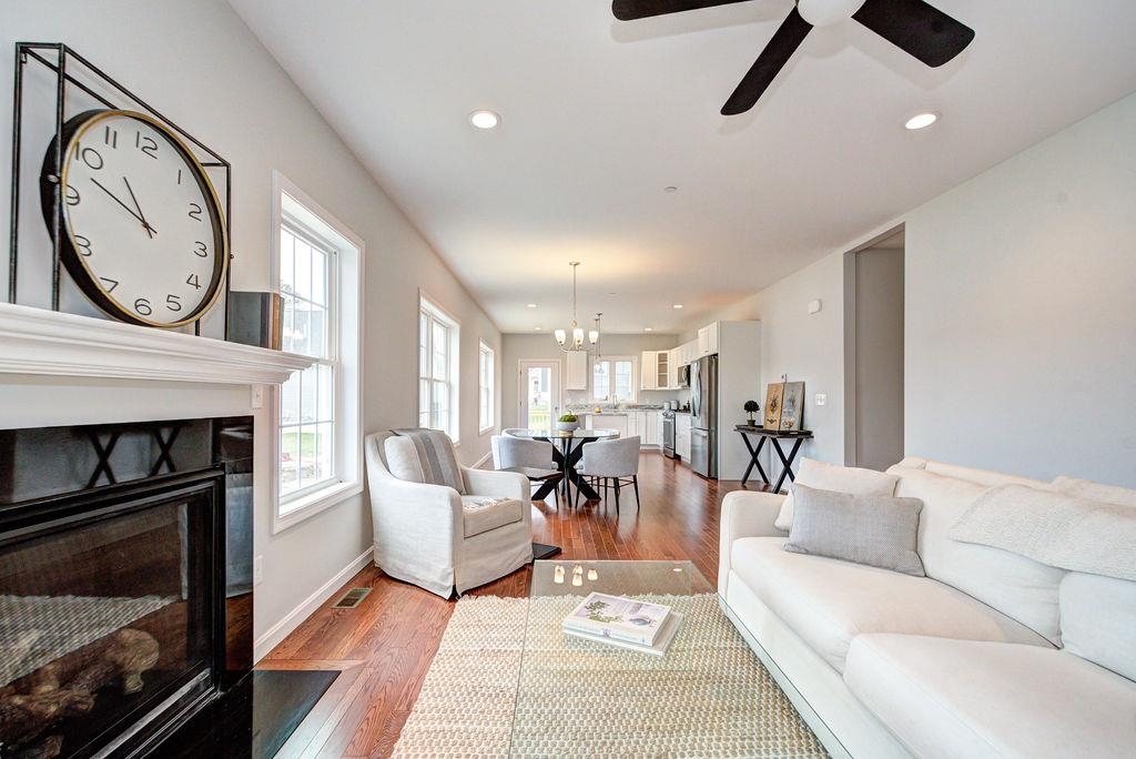 Pelham, New Hampshire 03076, United States, 2 Bedrooms Bedrooms, ,2 BathroomsBathrooms,Residential,Active,114926