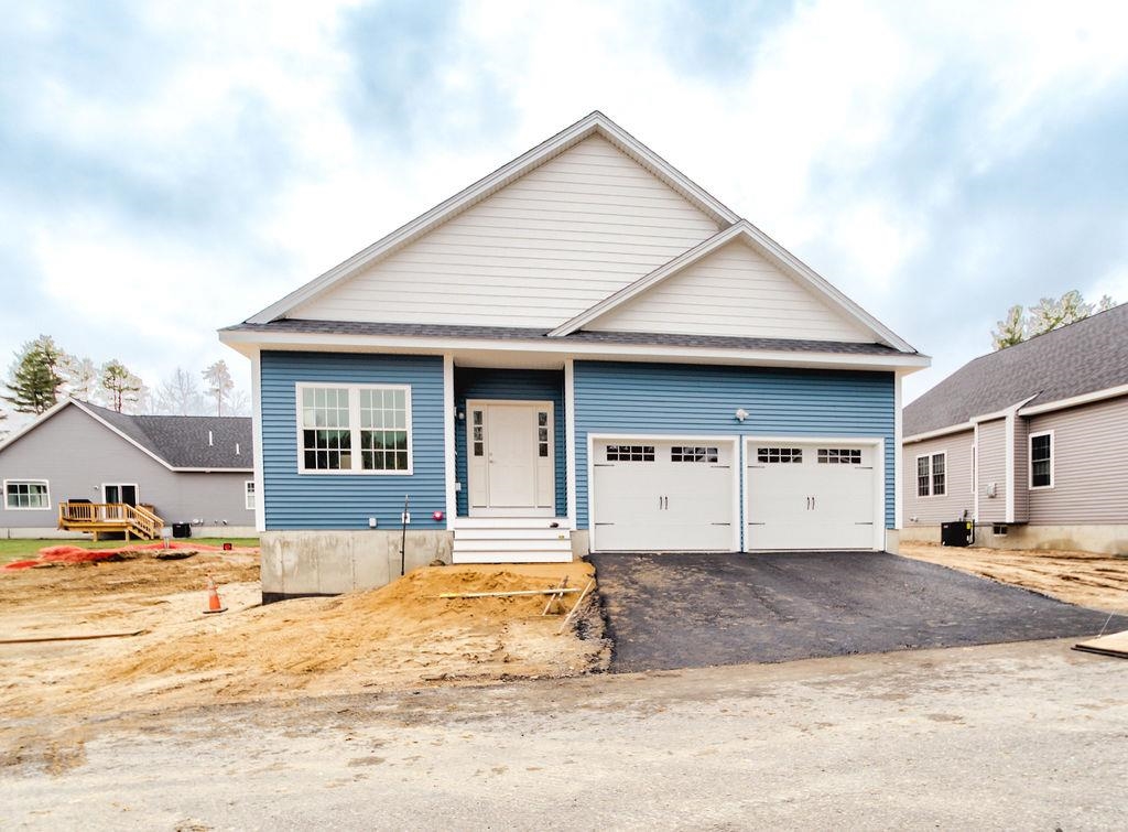 Pelham, New Hampshire 03076, United States, 2 Bedrooms Bedrooms, ,2 BathroomsBathrooms,Residential,Active,114926