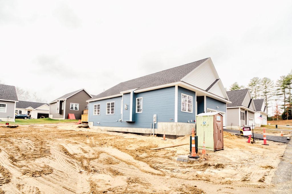 Pelham, New Hampshire 03076, United States, 2 Bedrooms Bedrooms, ,2 BathroomsBathrooms,Residential,Active,114926