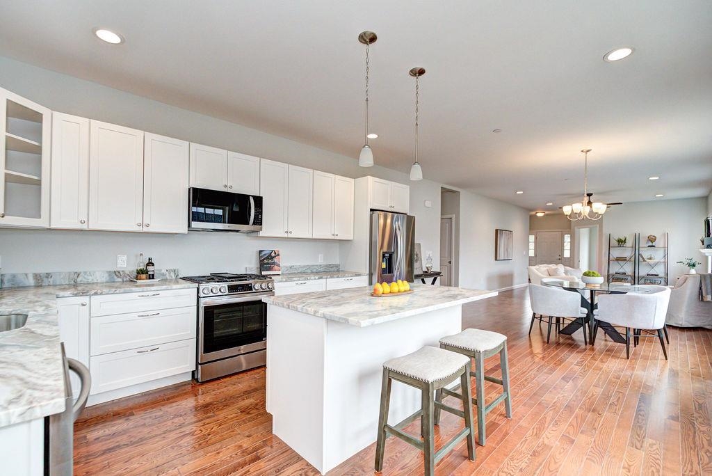 Pelham, New Hampshire 03076, United States, 2 Bedrooms Bedrooms, ,2 BathroomsBathrooms,Residential,Active,114926