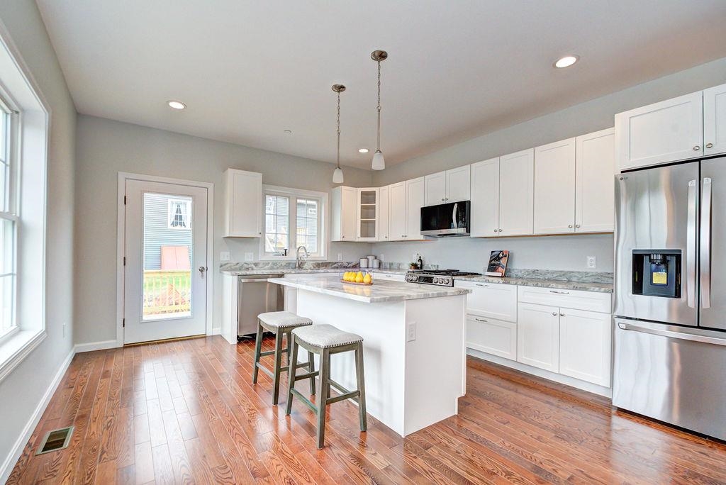 Pelham, New Hampshire 03076, United States, 2 Bedrooms Bedrooms, ,2 BathroomsBathrooms,Residential,Active,114926