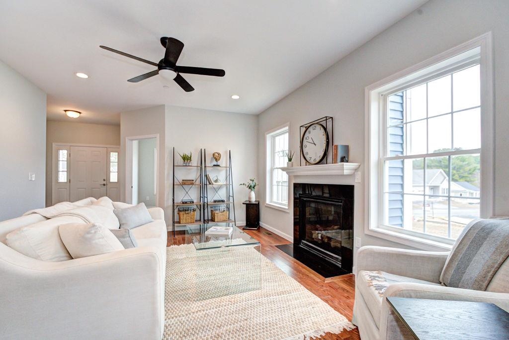 Pelham, New Hampshire 03076, United States, 2 Bedrooms Bedrooms, ,2 BathroomsBathrooms,Residential,Active,114926