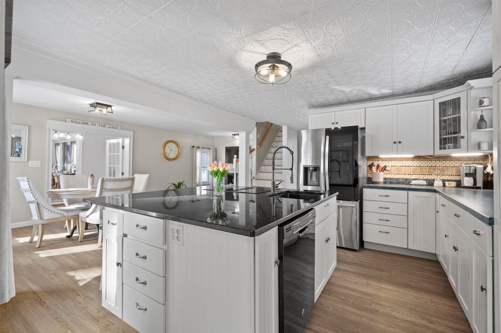 Photo of 32 Main Street, Kingston, NH 03848 (MLS # 5076058)