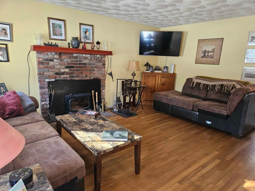 Photo of 7 Chapman Way, Exeter, NH 03833 (MLS # 5078412)