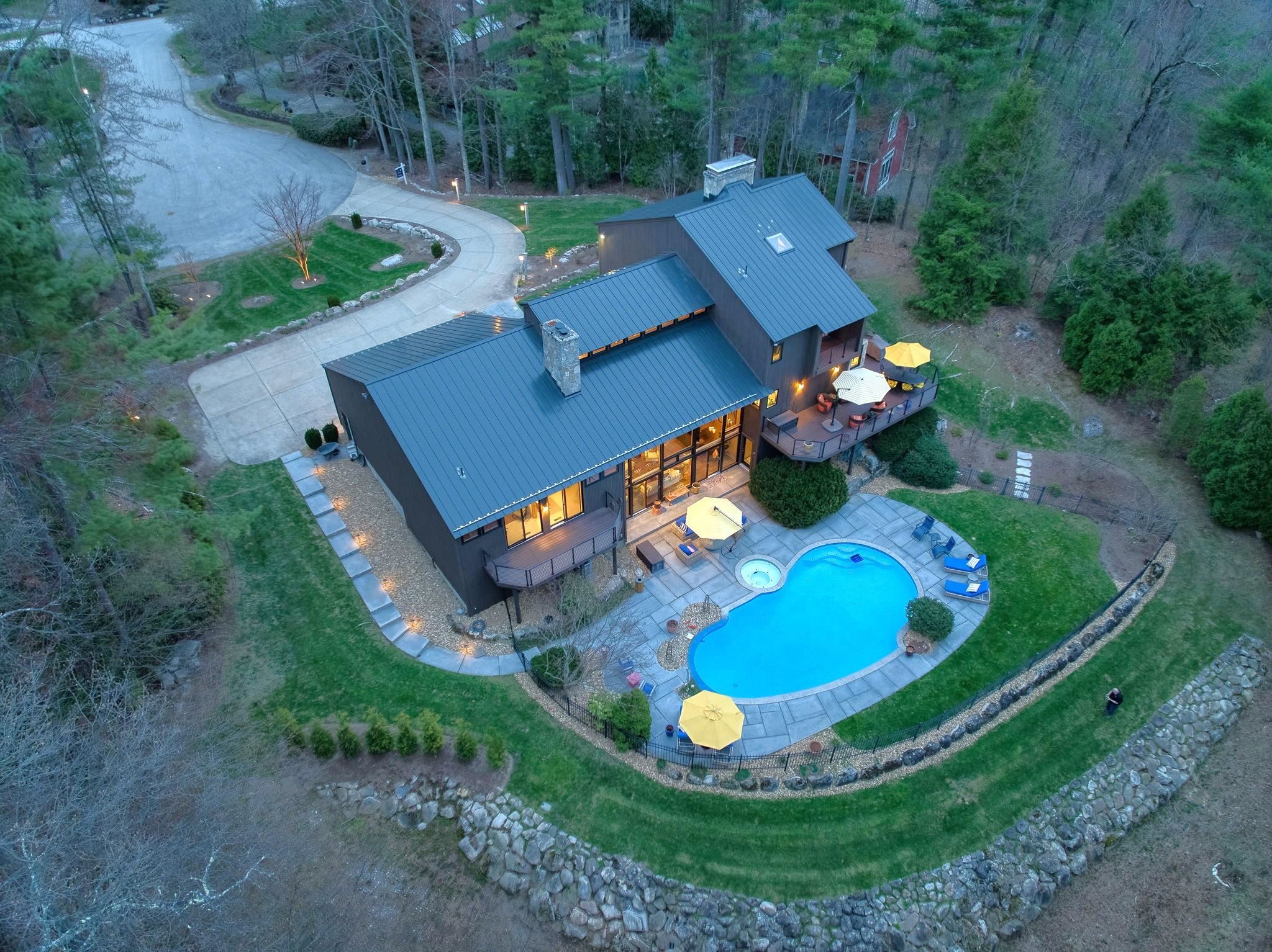 6 Williamsburg Lane