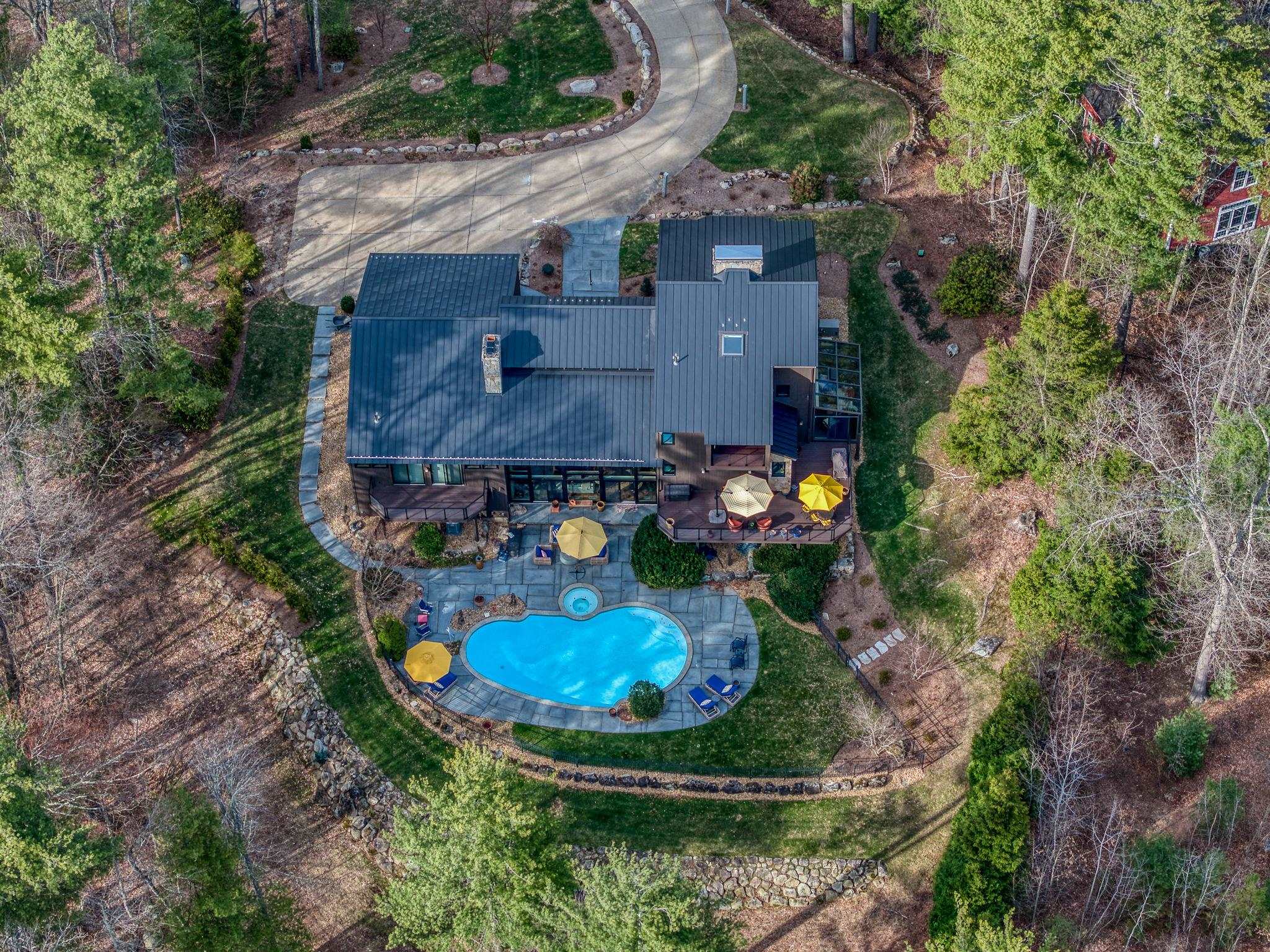 6 Williamsburg Lane