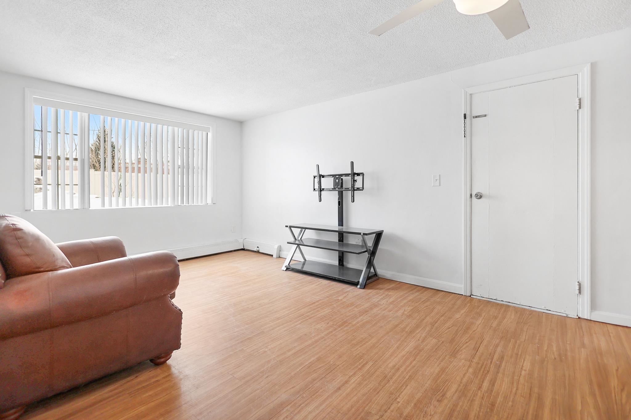 99 Cluff Crossing Road E2