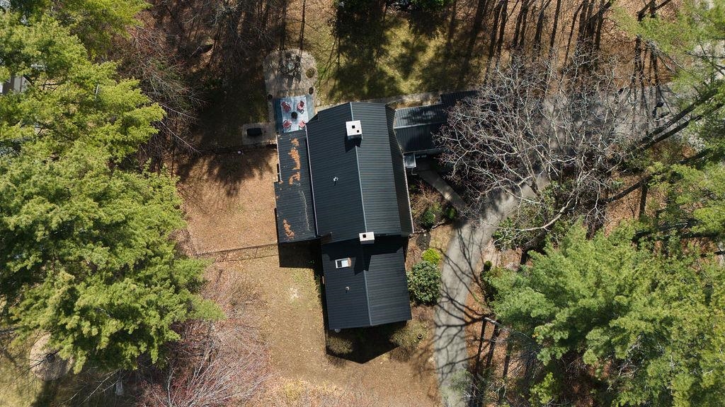 11 Robin Acres Drive