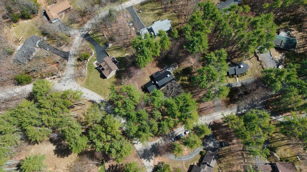 11 Robin Acres Drive
