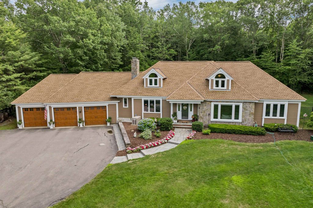 Photo of 5 Longview Drive, Bow, NH 03304 (MLS # 5052928)