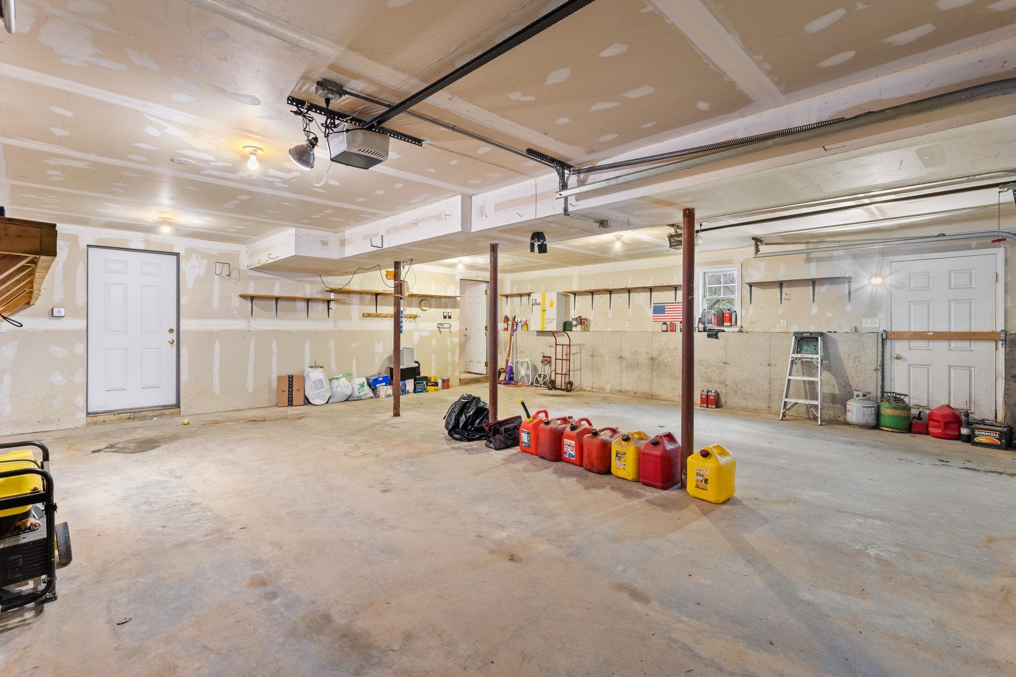 Chichester, New Hampshire 03258, United States, 3 Bedrooms Bedrooms, ,3 BathroomsBathrooms,Residential,Active,208290