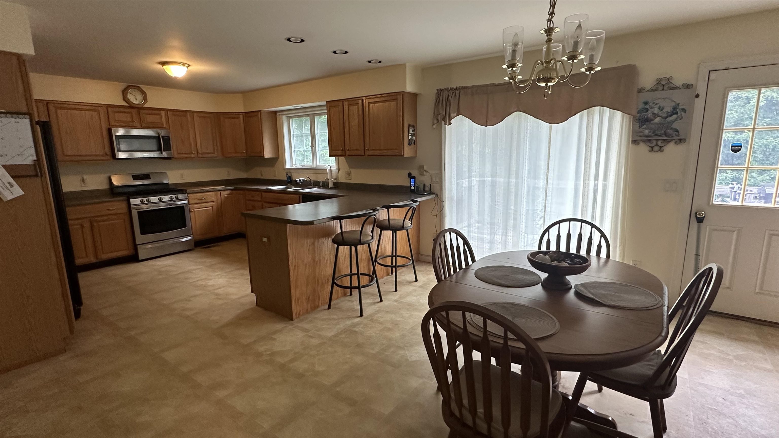 Chichester, New Hampshire 03258, United States, 3 Bedrooms Bedrooms, ,3 BathroomsBathrooms,Residential,Active,208290