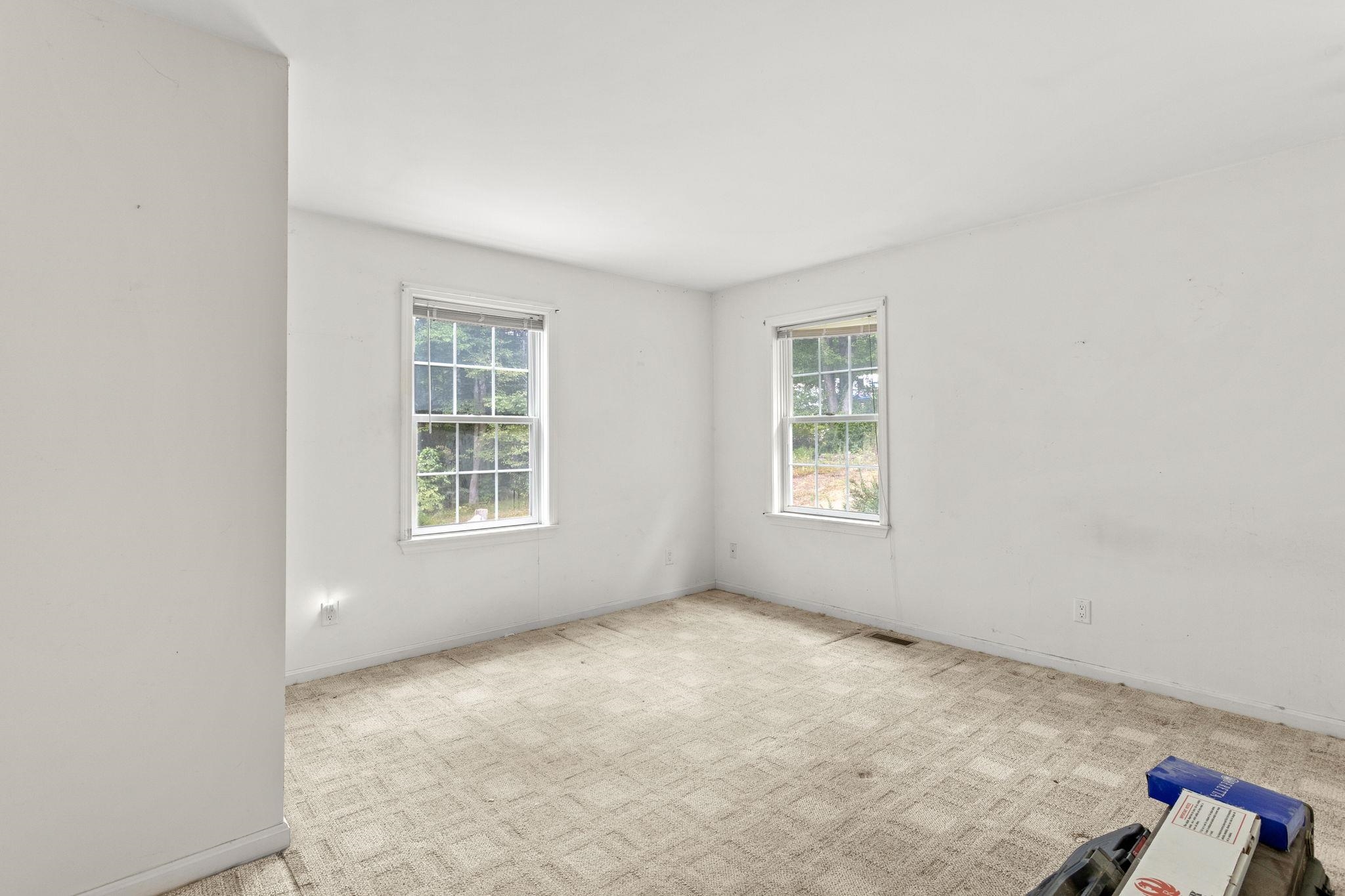 Chichester, New Hampshire 03258, United States, 3 Bedrooms Bedrooms, ,3 BathroomsBathrooms,Residential,Active,208290