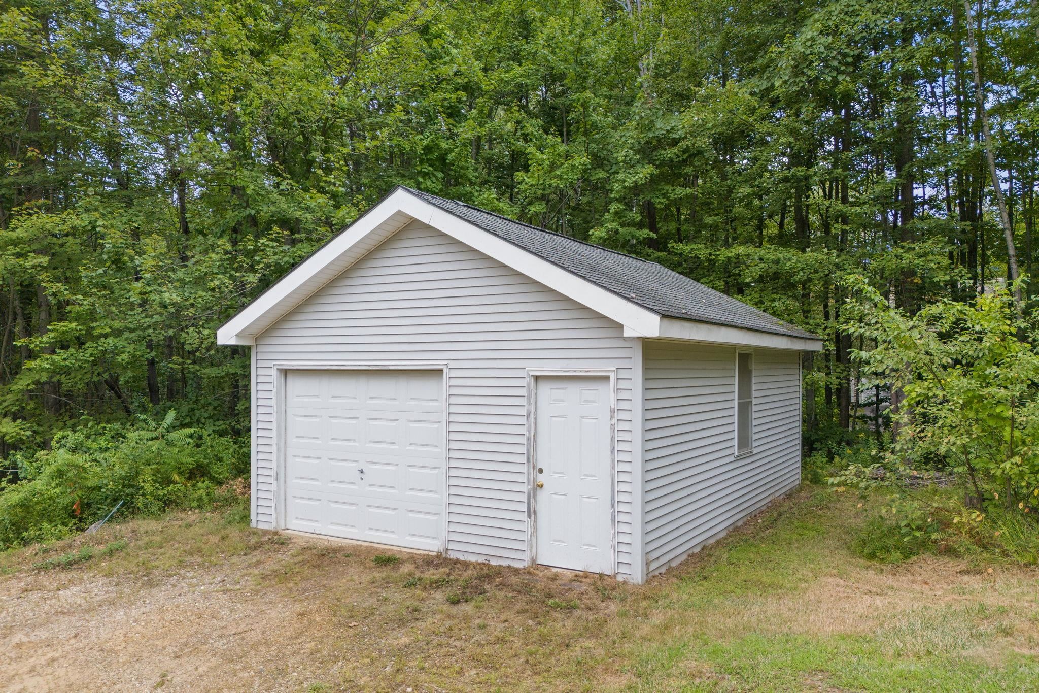 Chichester, New Hampshire 03258, United States, 3 Bedrooms Bedrooms, ,3 BathroomsBathrooms,Residential,Active,208290