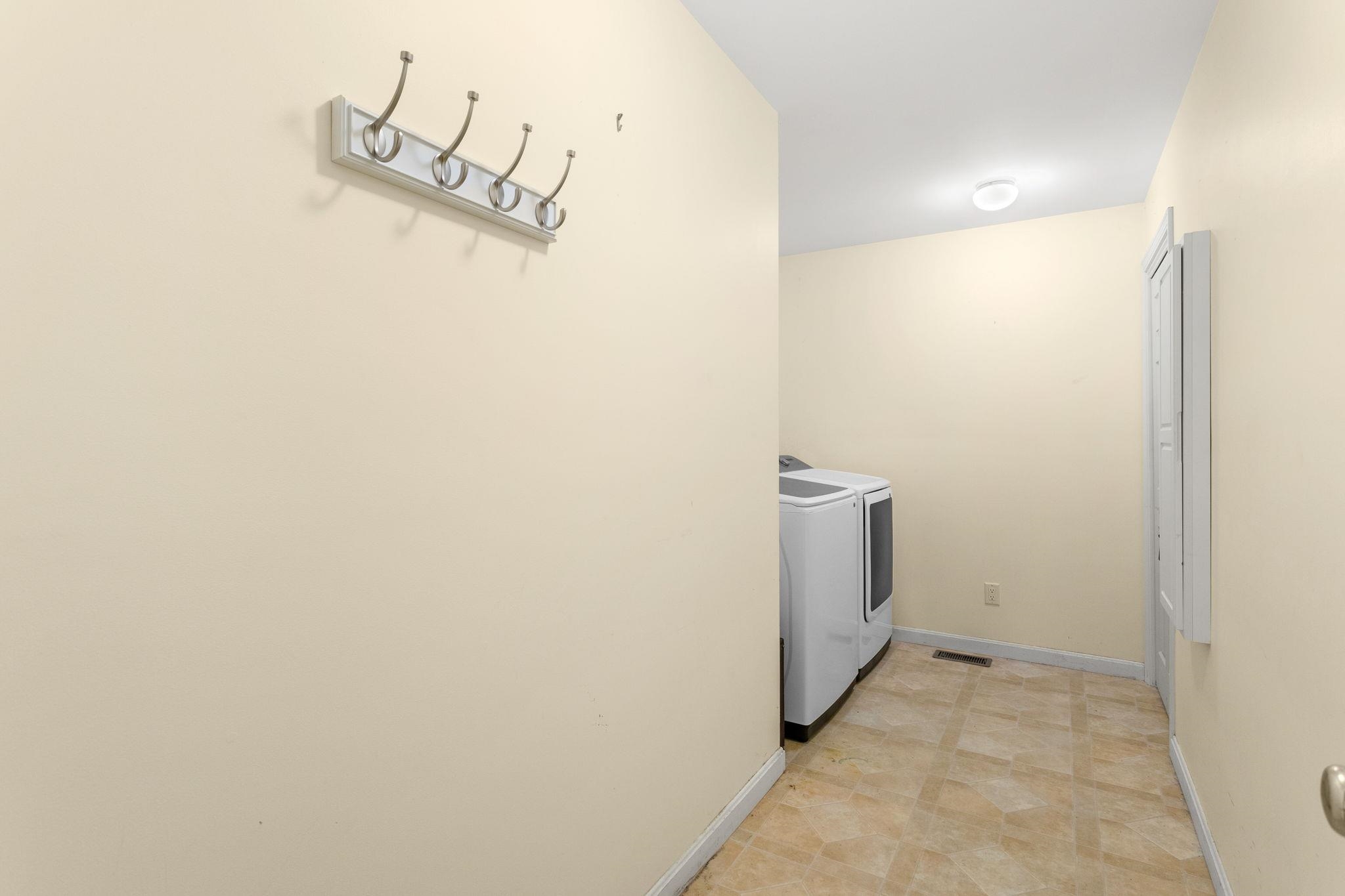 Chichester, New Hampshire 03258, United States, 3 Bedrooms Bedrooms, ,3 BathroomsBathrooms,Residential,Active,208290