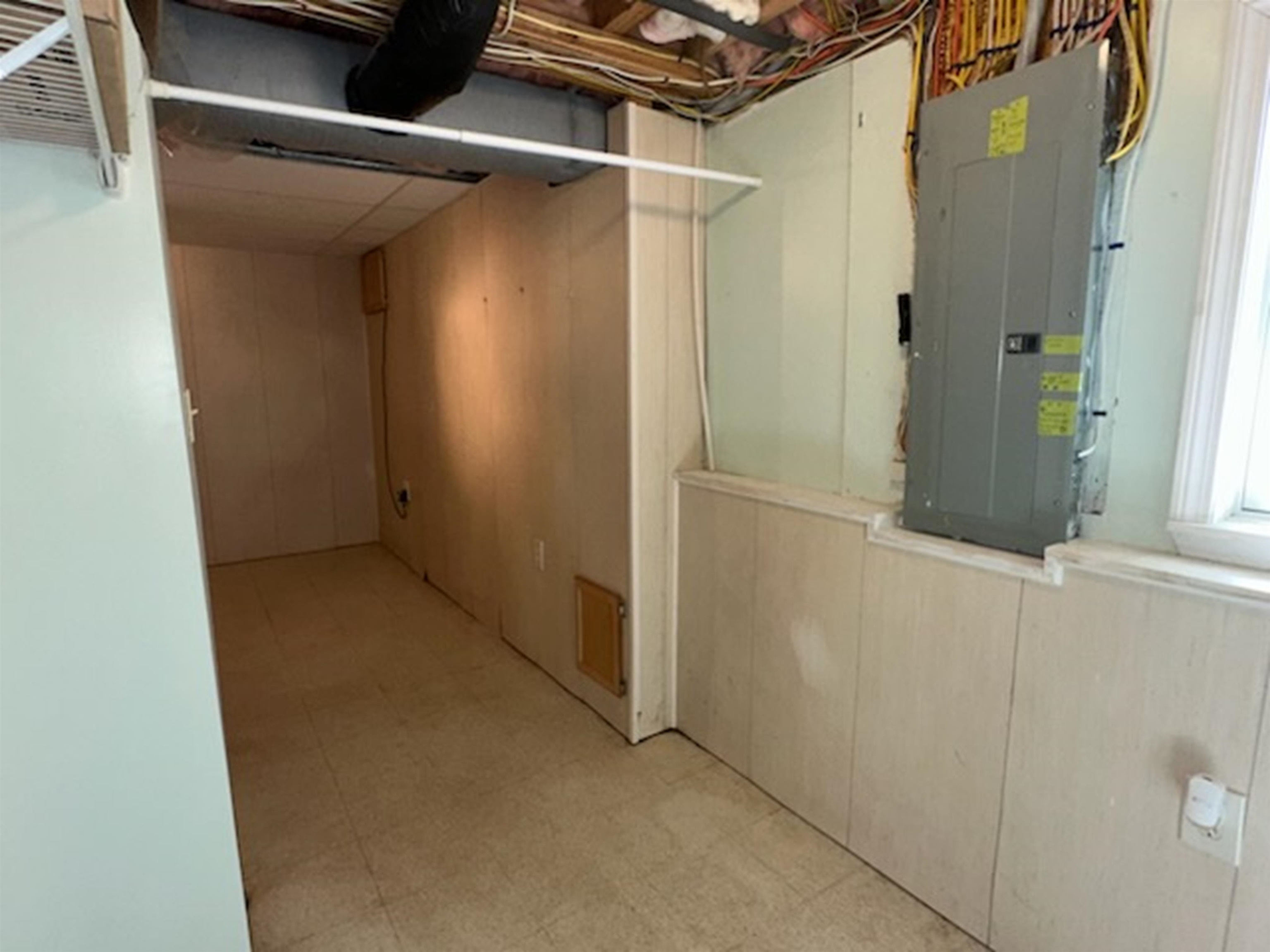 Chichester, New Hampshire 03258, United States, 3 Bedrooms Bedrooms, ,3 BathroomsBathrooms,Residential,Active,208290