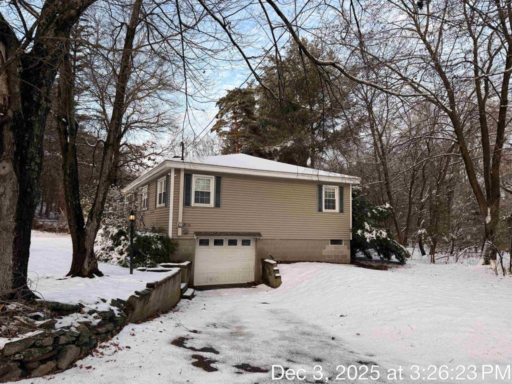 Photo of 117 Lawrence Road, Salem, NH 03079 (MLS # 5074151)