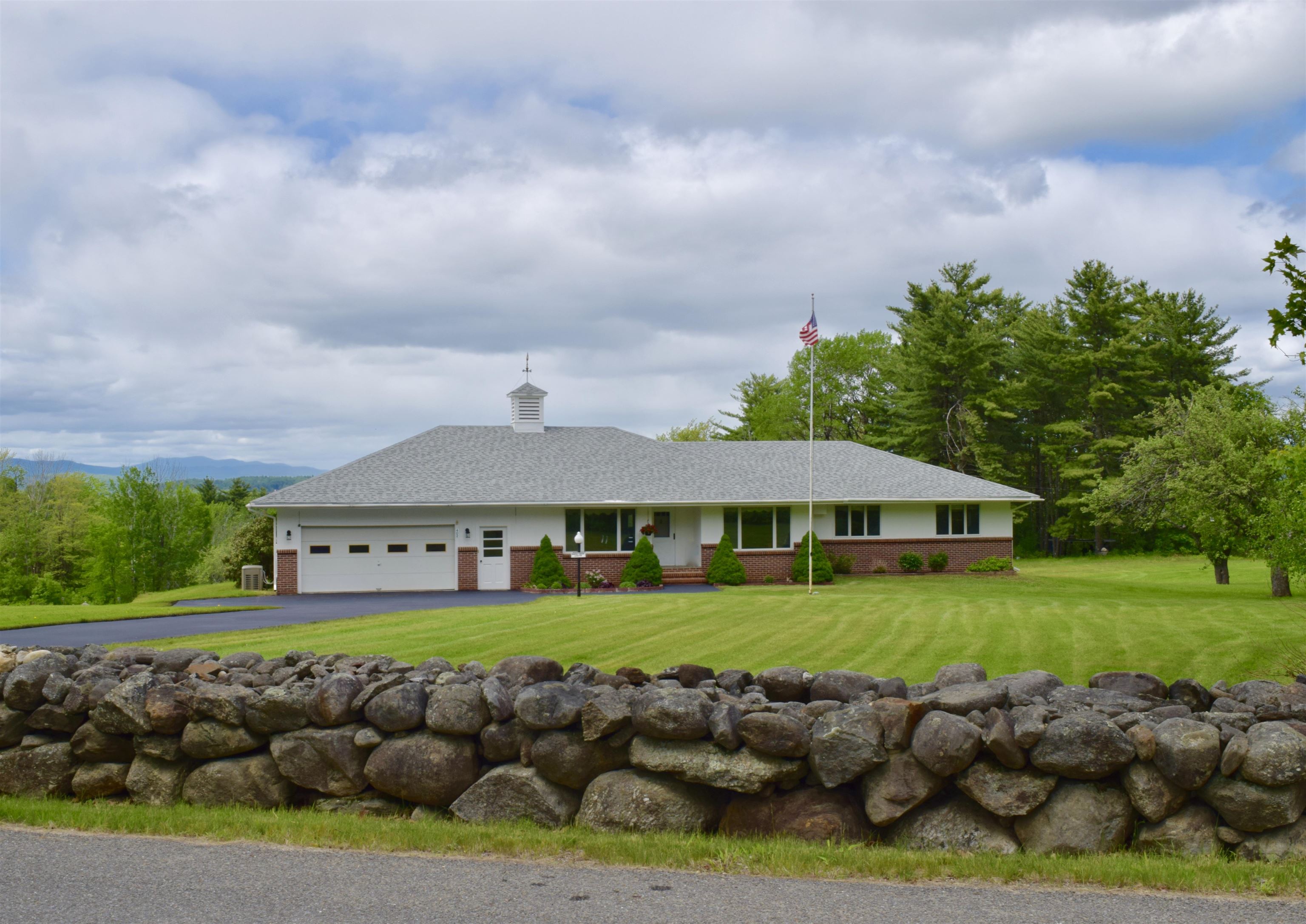 402 Pinnnacle Hill Road