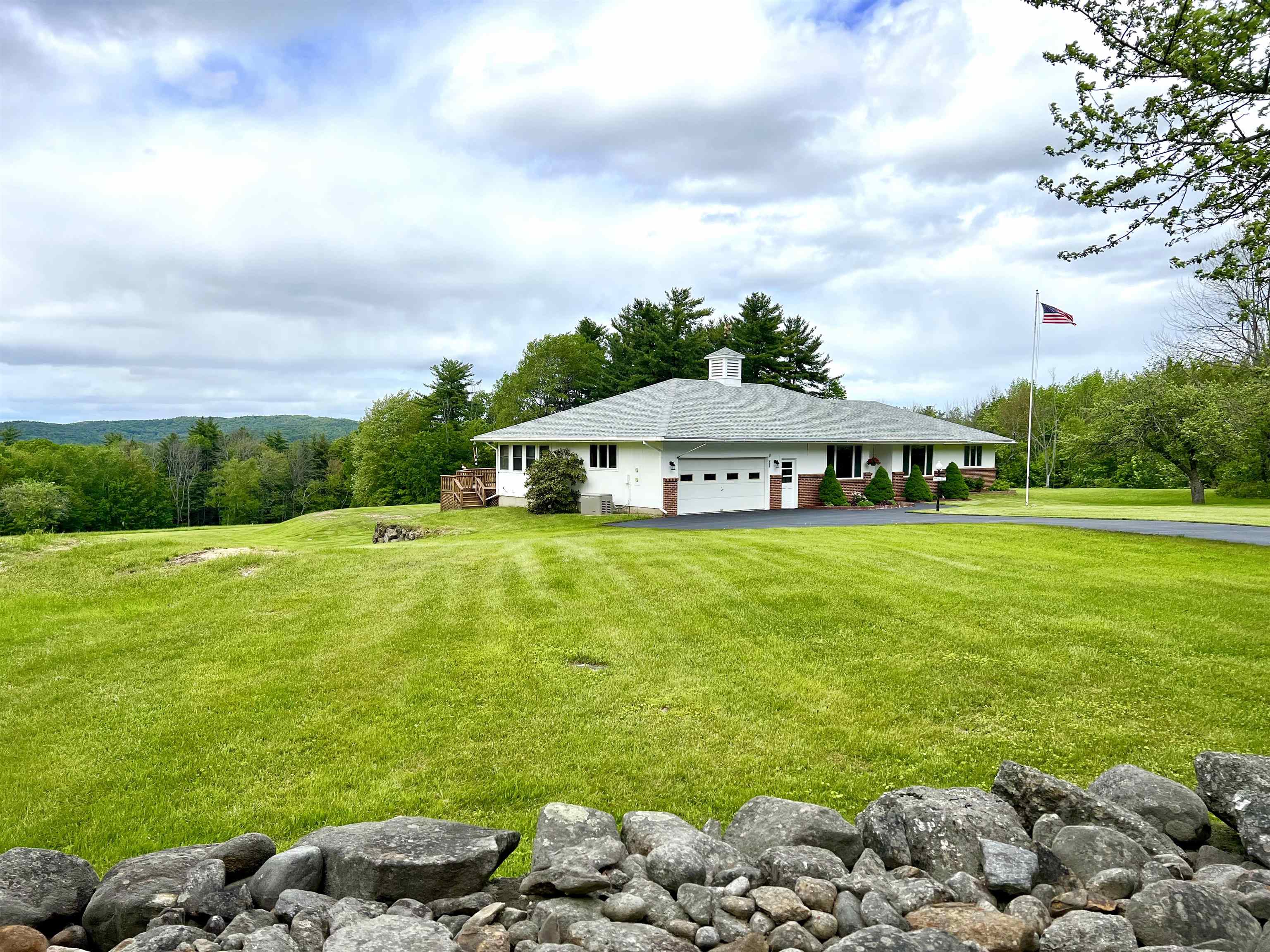 402 Pinnnacle Hill Road