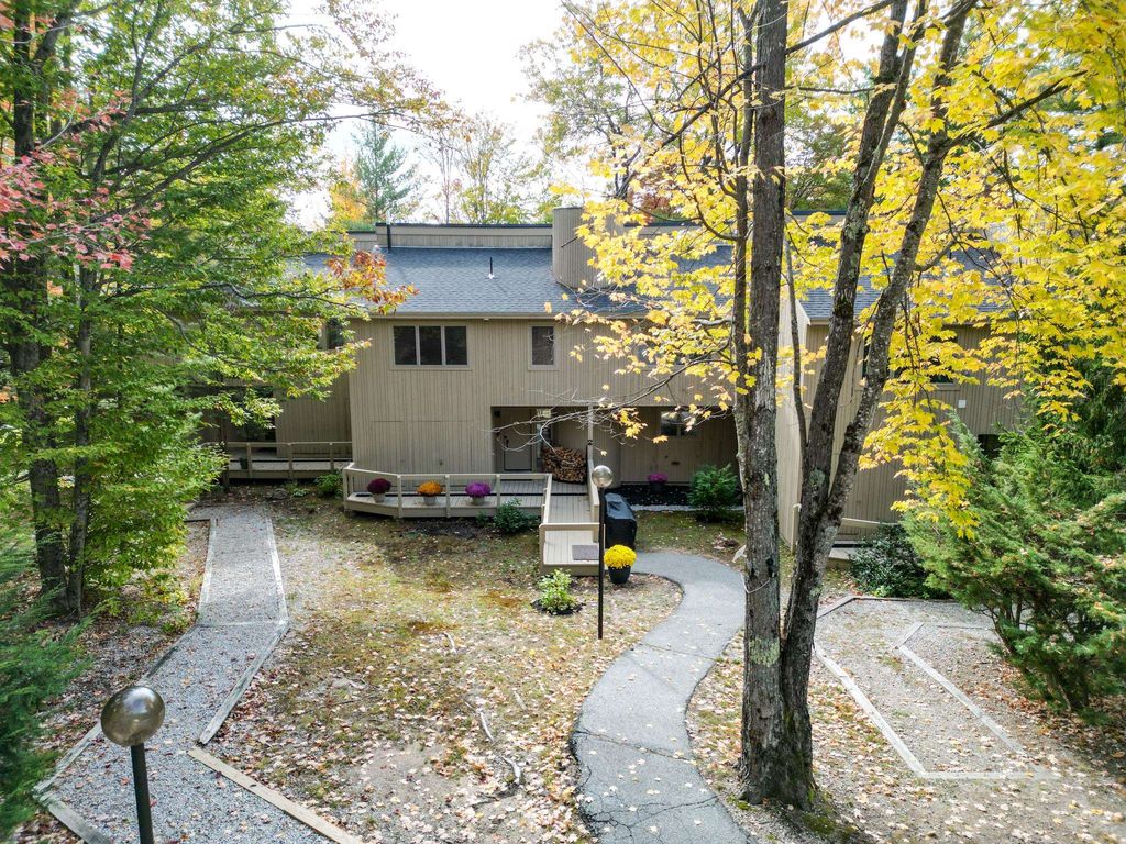 Photo of 72 Cranmore Woods Lane #2, Conway, NH 03818 (MLS # 5066297)