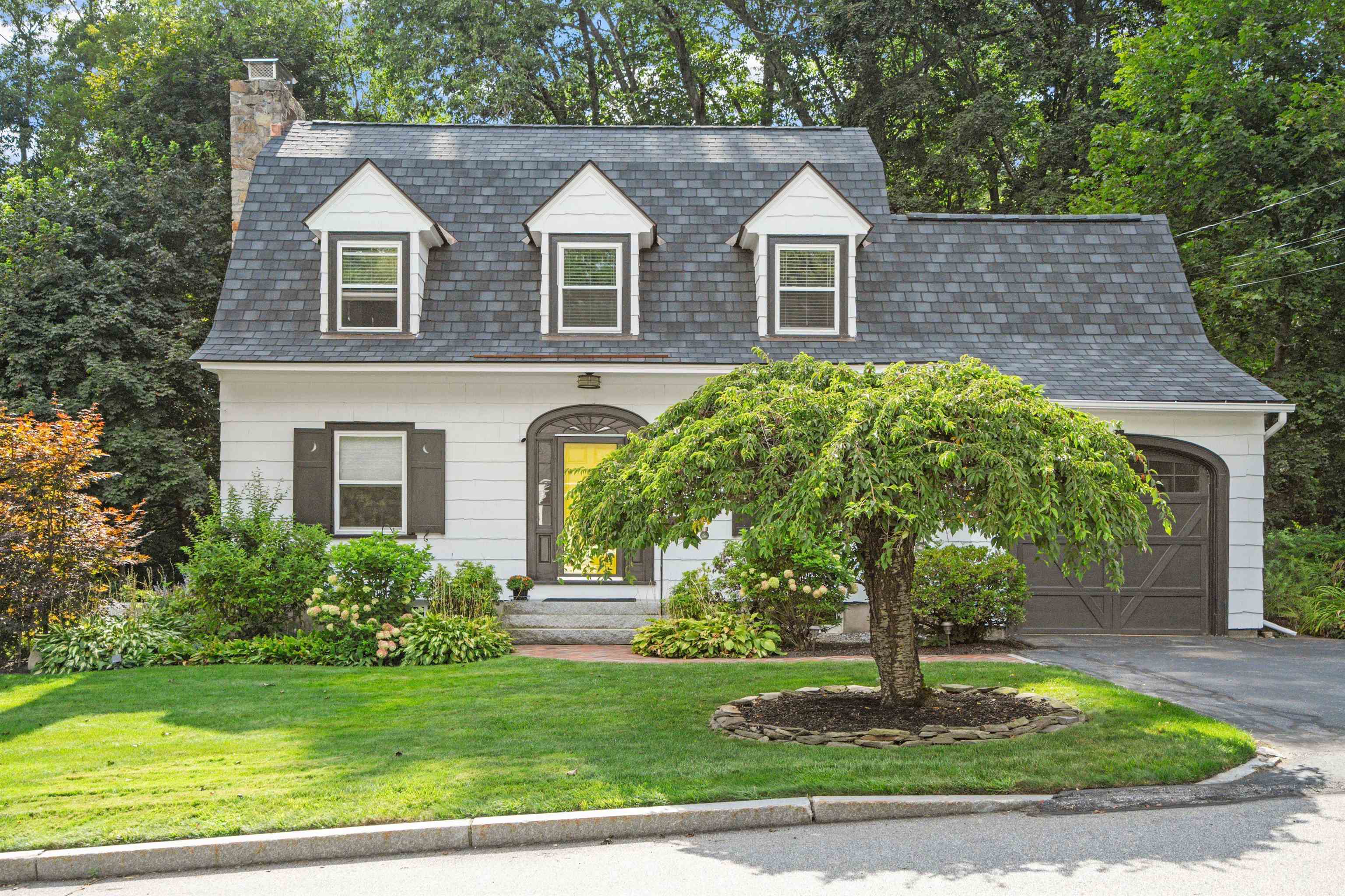 11 Pleasant View Avenue