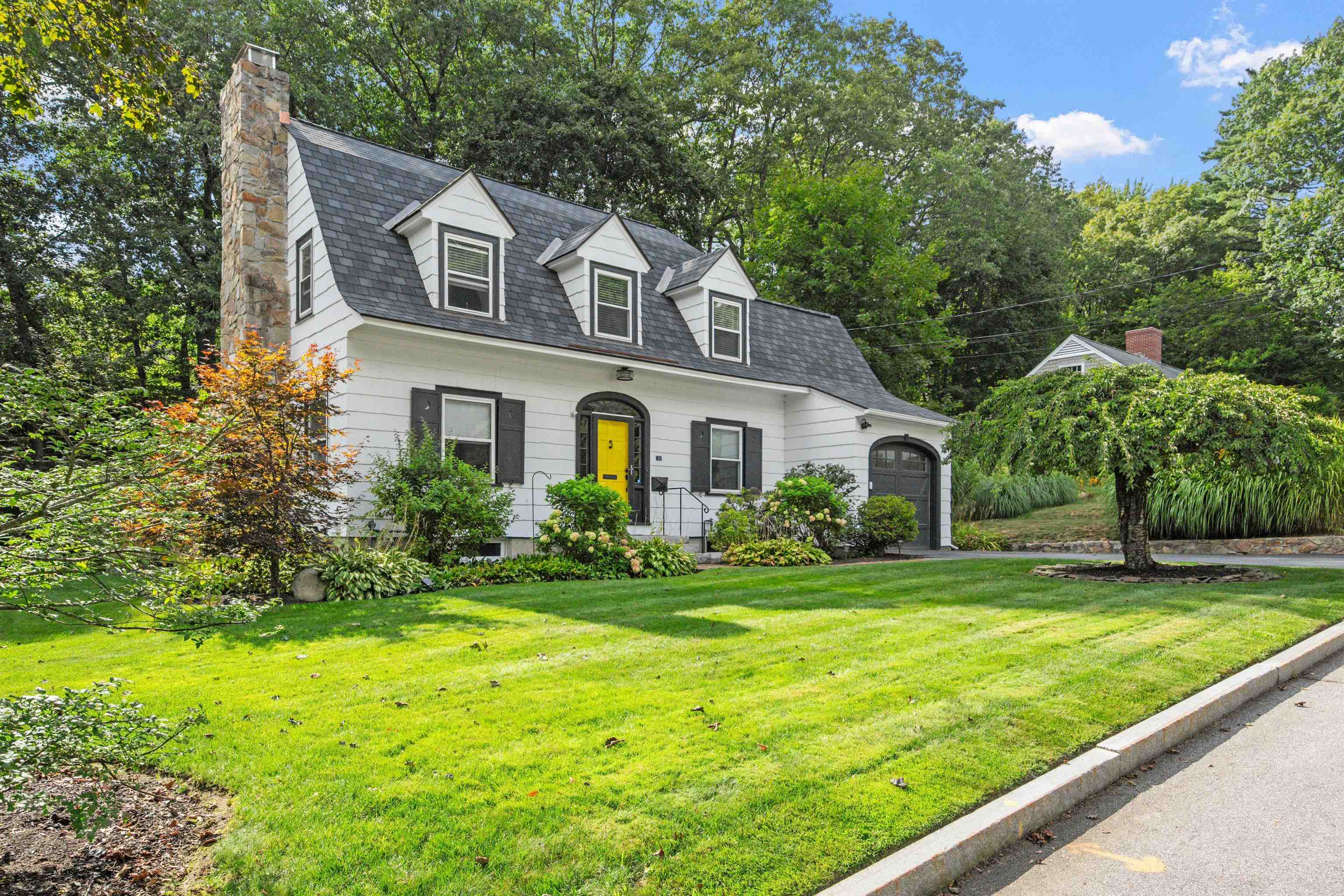 11 Pleasant View Avenue