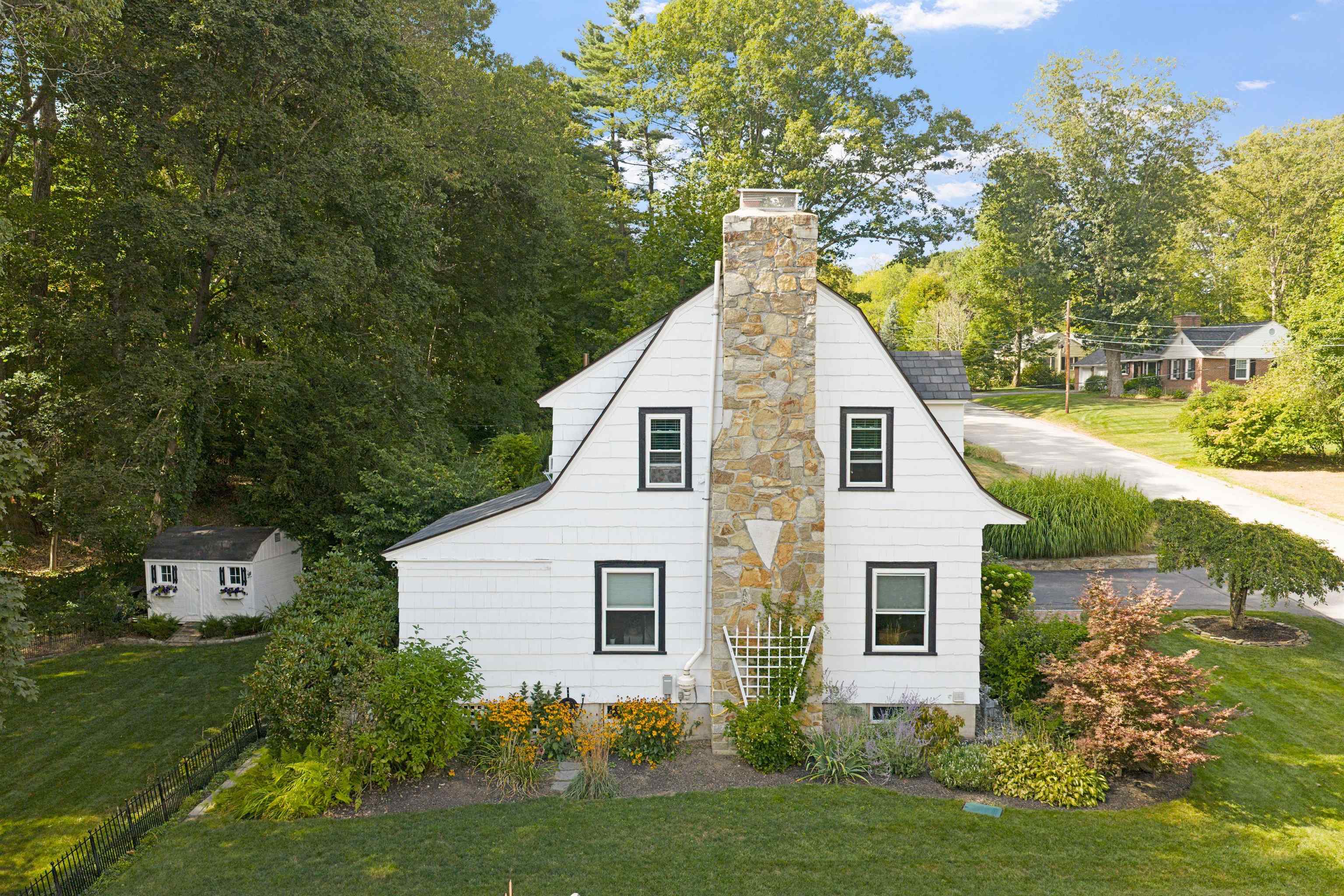 11 Pleasant View Avenue