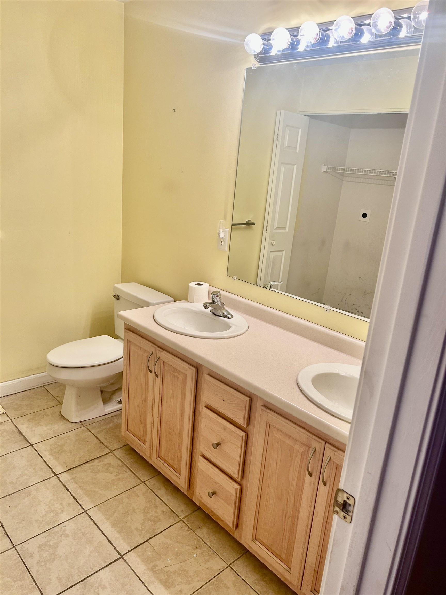 25 Shadowbrook Drive B