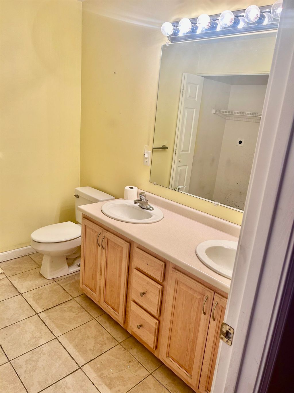 Photo of 25 Shadowbrook Drive #B, Hudson, NH 03051 (MLS # 5079317)