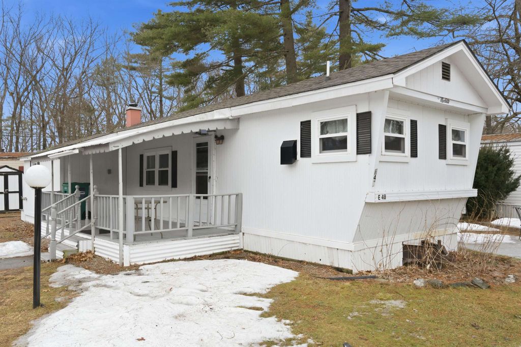 Photo of 48 Robbins Street, Hinsdale, NH 03451 (MLS # 5079469)