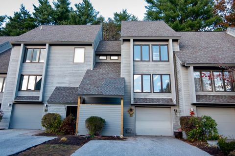 Photo of 5 Tsienneto Road #10, Derry, NH 03038 (MLS # 5068840)