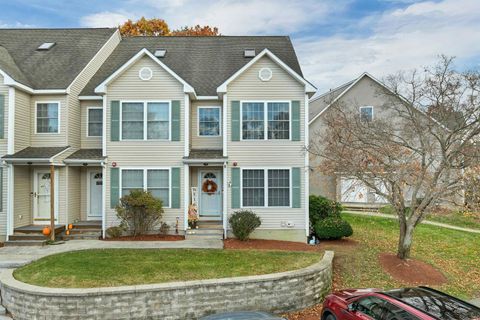 Photo of 31 Shadowbrook Drive, Hudson, NH 03051 (MLS # 5067771)