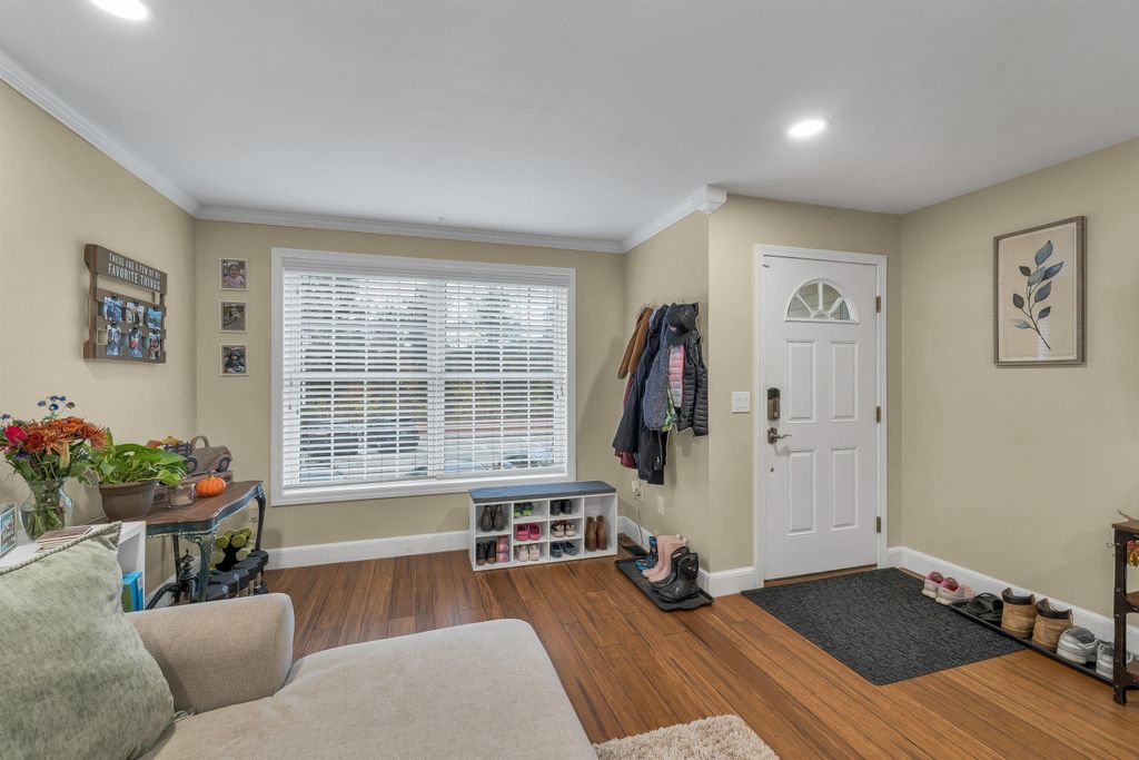 Photo of 31 Shadowbrook Drive, Hudson, NH 03051 (MLS # 5067771)