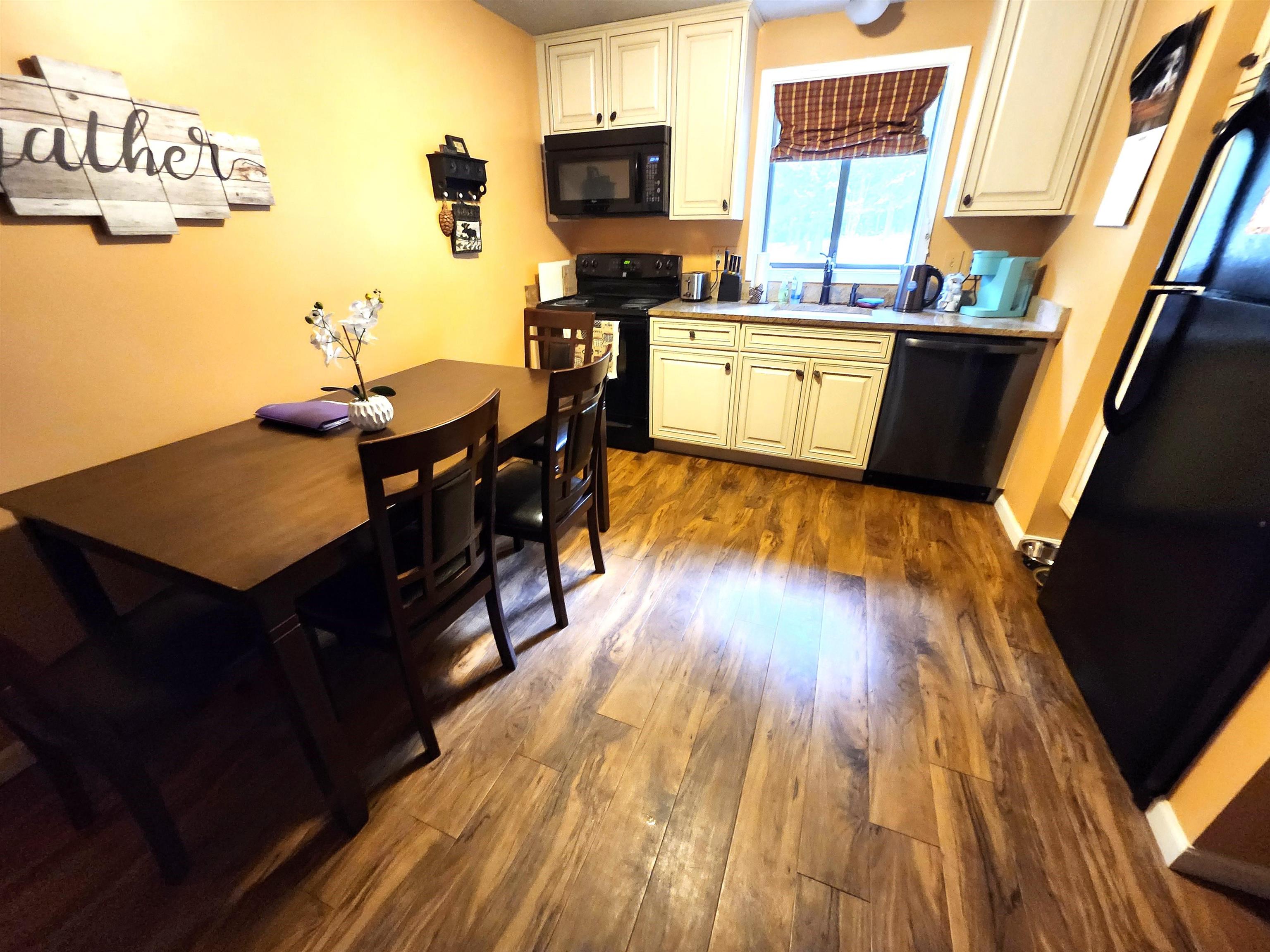 12 Streamside Road 7