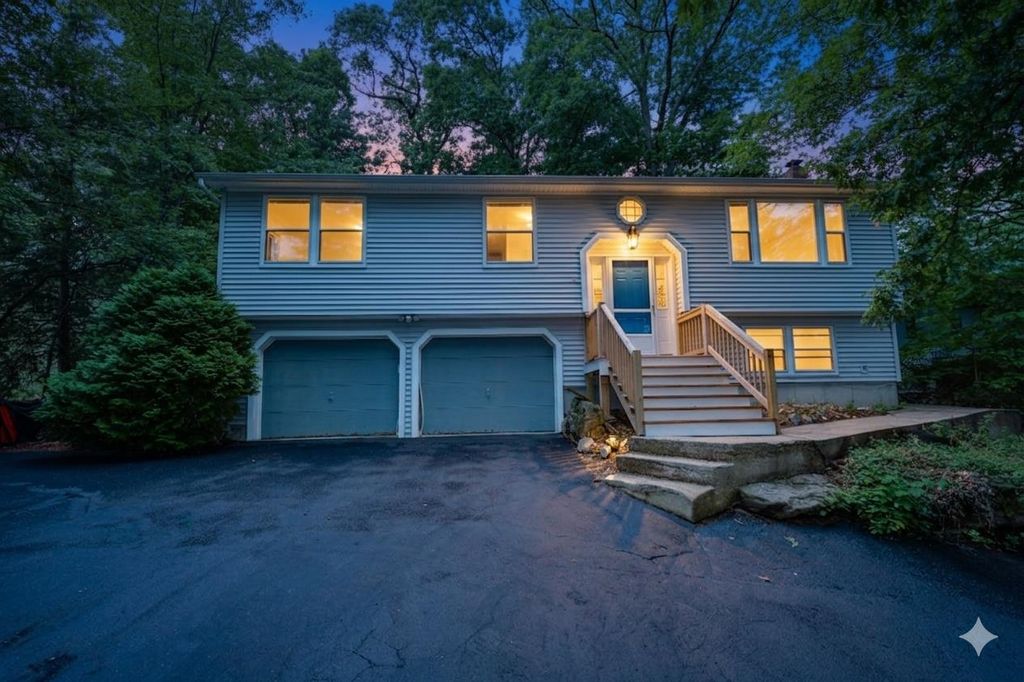 Photo of 85 Taylor Street, Nashua, NH 03060 (MLS # 5082444)