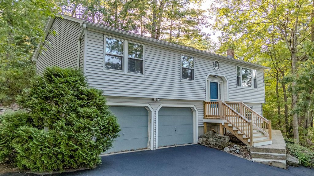 Photo of 85 Taylor Street, Nashua, NH 03060 (MLS # 5082444)