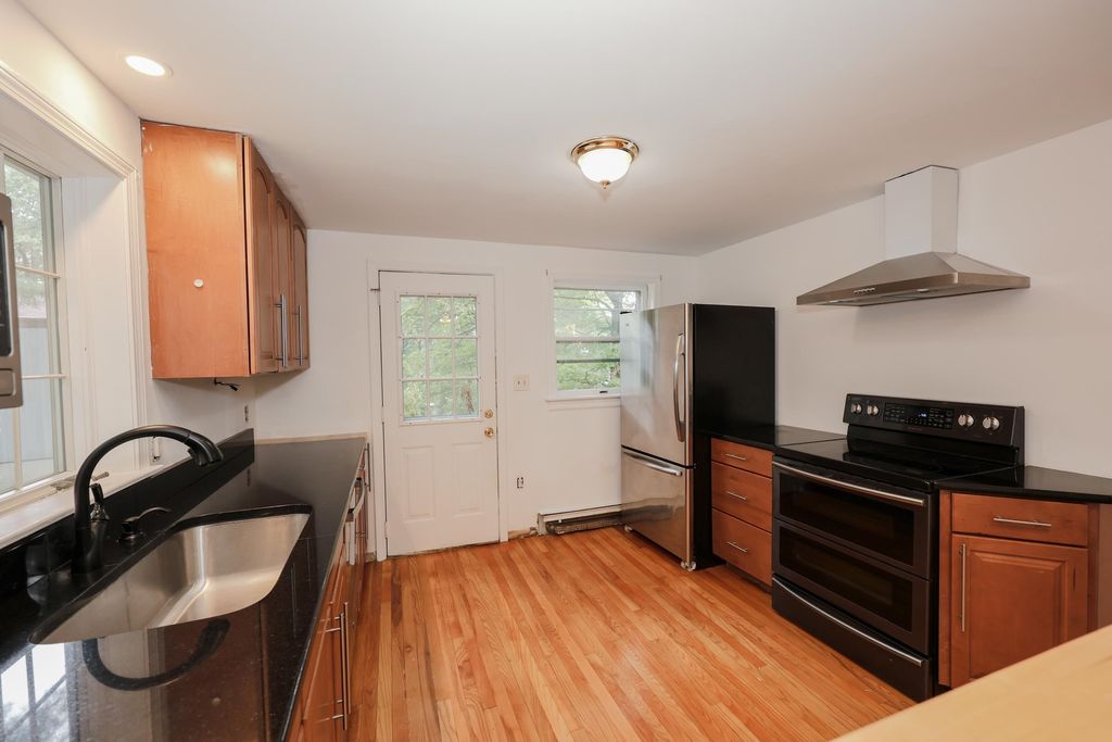 Photo of 85 Taylor Street, Nashua, NH 03060 (MLS # 5082444)