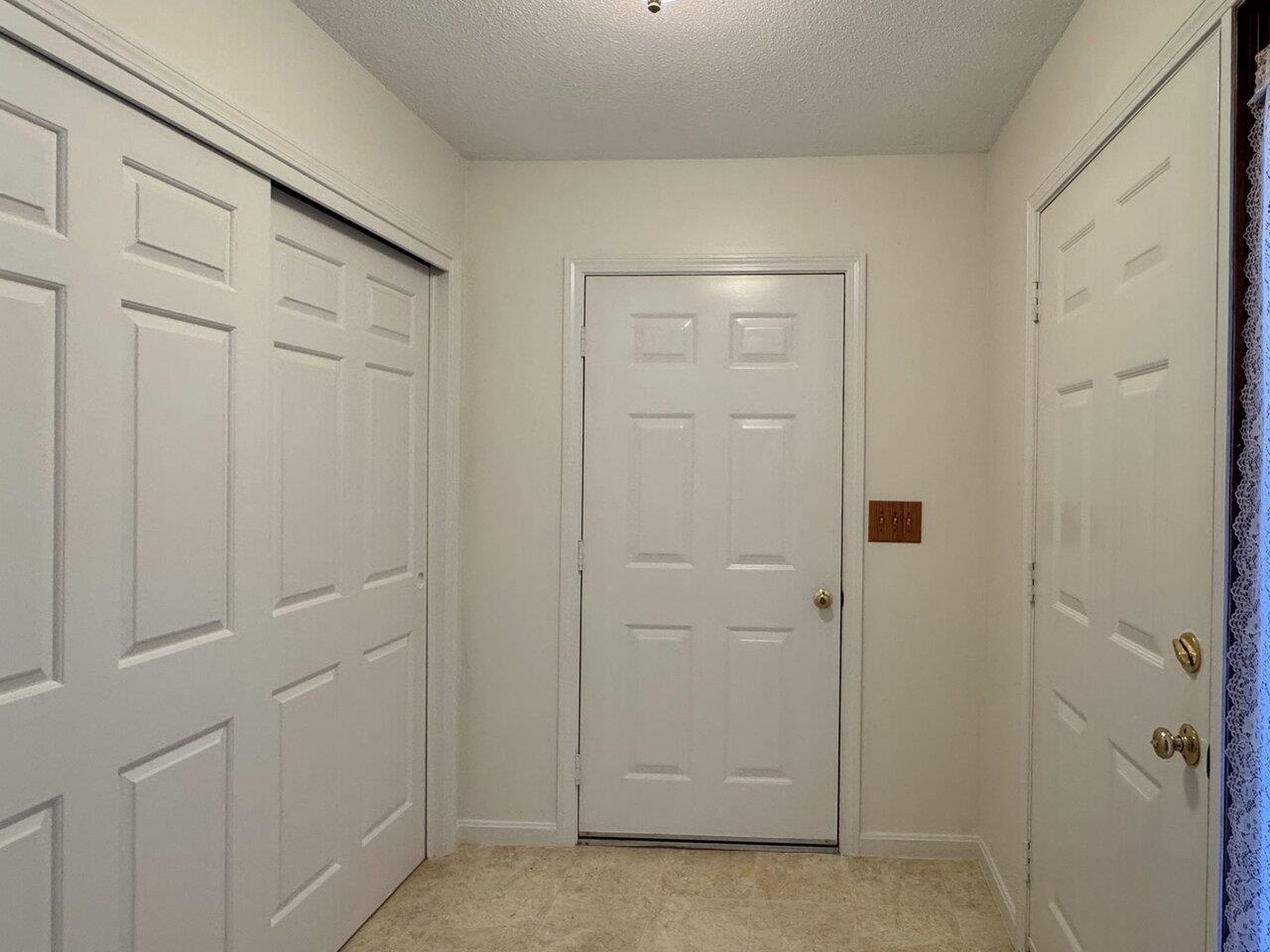 25 Woodbine by the Lake 3