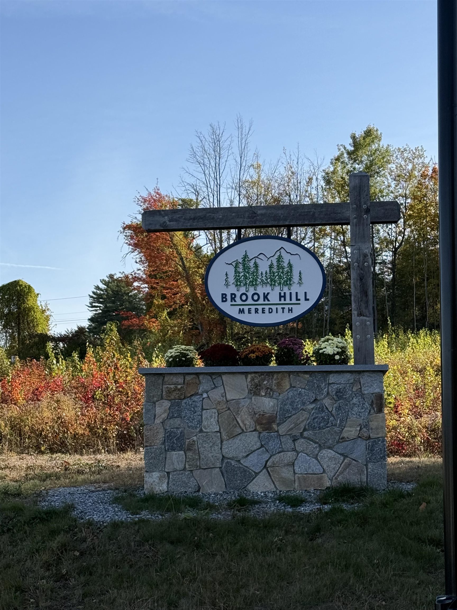 Meredith, New Hampshire 03253, United States, 4 Bedrooms Bedrooms, ,2 BathroomsBathrooms,Residential,Active,230735